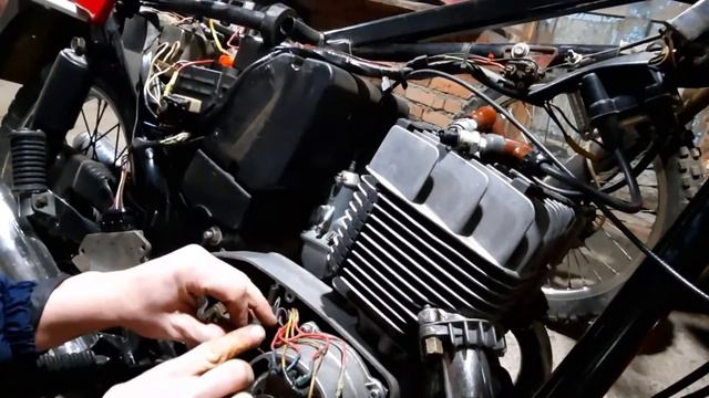 Пропала искра на бсз ЯВА ИЖ. смотреть онлайн