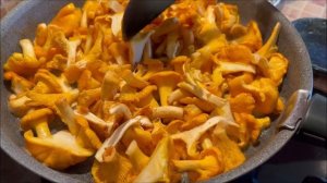 Как правильно жарить лисички, самый простой, вкусный и проверенный рецепт.