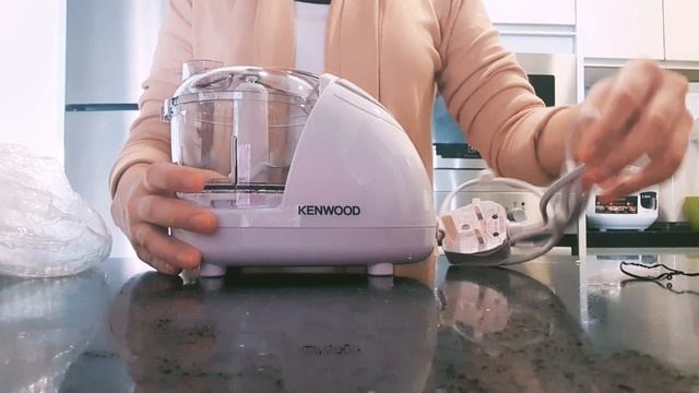 Newlywed Review on Kenwood Mini Chopper CH180A смотреть онлайн