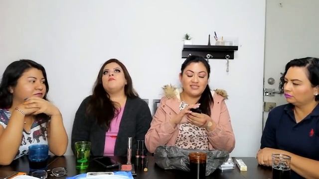 Muchas Compras Económicas en el centro entre amigas смотреть онлайн