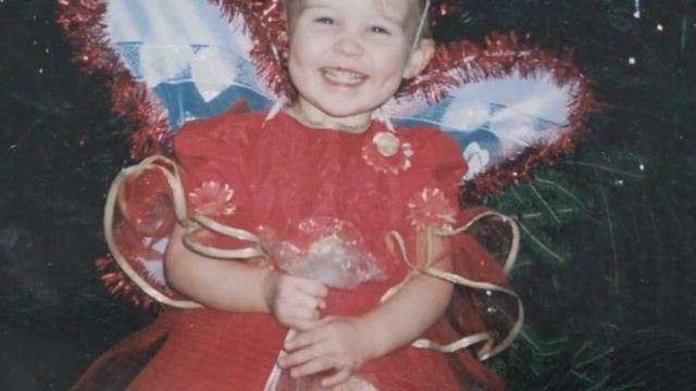 Трогательное слайдшоу дочери на день рождения 18 лет с голосом мамы. Анютка, с днём рождения! ♥ смотреть онлайн