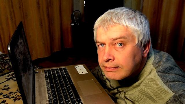 Я сегодня слушаю мелодию по ноутбуку смотреть онлайн