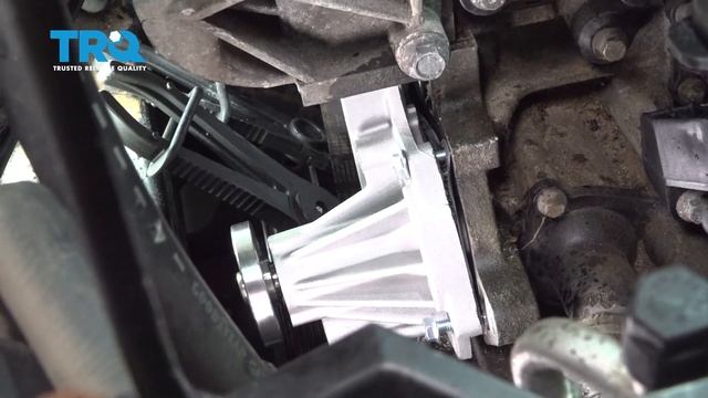 How to Replace Water Pump 2011-2019 Ford Fiesta смотреть онлайн