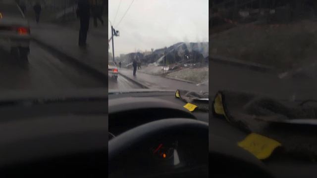 Что осталось после пожара Ириновского рынка автозапчастей смотреть онлайн