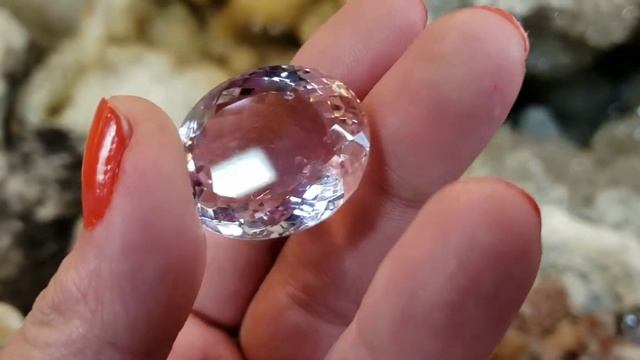 Ordered A Pink Topaz From An eBay Seller In India - Is It A Real Gem Or Glass? смотреть онлайн