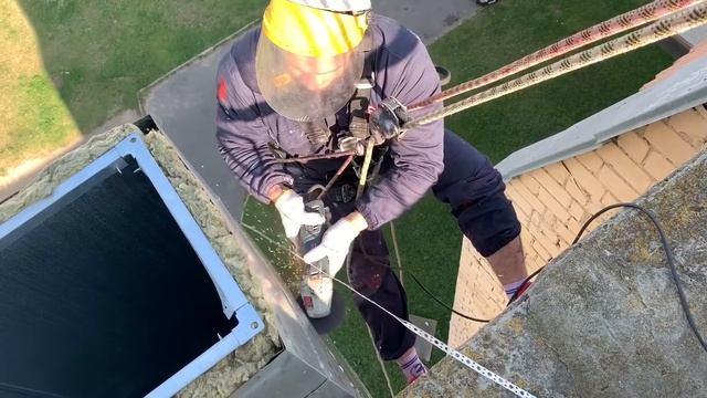 Монтаж вентиляции Промышленный альпинизм Монтажные работы Работа на высоте Солнечная погода смотреть онлайн