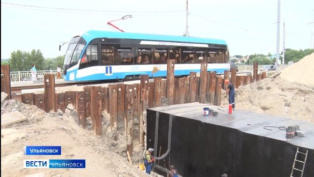 На мосту по улице Минаева завершается демонтаж середины путепровода. смотреть онлайн