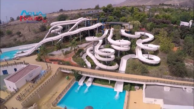Aqua Natura Benidorm a vista de drone смотреть онлайн