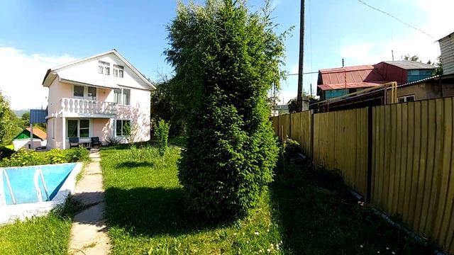 Двор дачи в каскелене