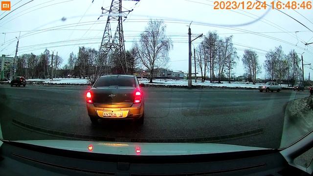 Самый умный на ШЕВРОЛЕ COBALT Е419СВ702 поворот под знак 4.1.2 Движение направо смотреть онлайн