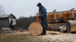 Как я пилю бревно 75 см  на слэбы простой бензопилой
