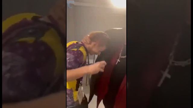 Стас Барецкий напал на Ивана Золо🥱🥱🥱 смотреть онлайн