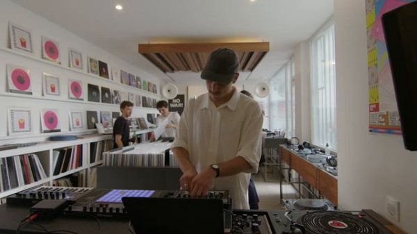 Alex Albrecht (Live) - Yoyaku instore session