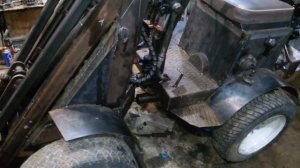 Мини погрузчик 4х4 Установил ковш ,клапан замедлитель и