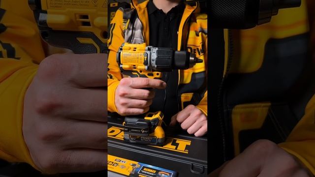 Шуруповёрт аккумуляторный ударный DeWalt DCD805P2. Мегамастер. смотреть онлайн