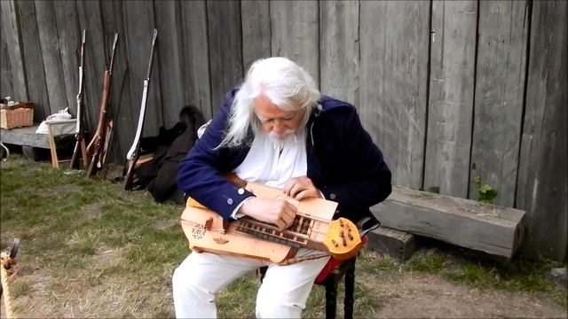 Старинный музыкальный инструмент. Играет американец. смотреть онлайн