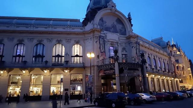 Первая прогулка по городу. Прага. смотреть онлайн