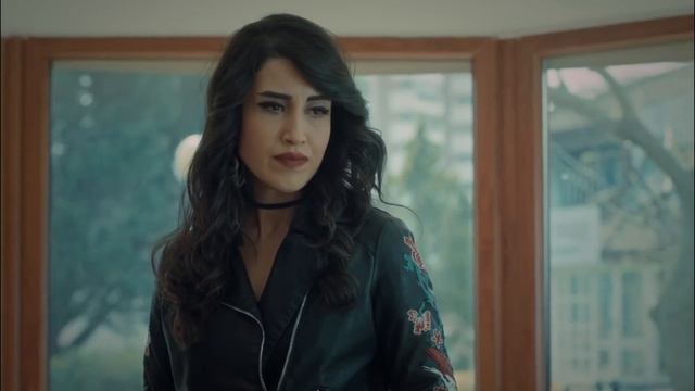 Senin Karşında Otogar Çocuğu Var! - İstanbullu Gelin смотреть онлайн