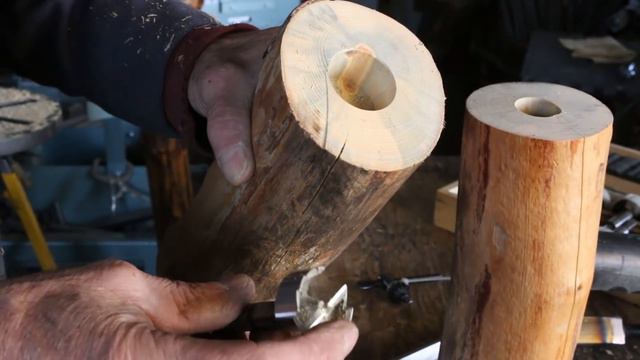 Log Furniture How To - How To Carve Log Armrests смотреть онлайн