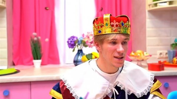 Королевская Семья Удочерила Вампира! Как Жить Вампиру в Богатой Семье || @OK-Forever