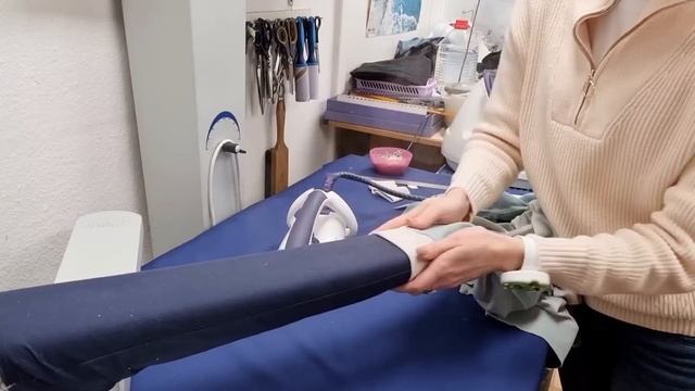 100 € - ЦЕНА ЗА СПАСЕНИЕ КУРТКИ. Пришиваю новую молнию, манжеты и налокотники. смотреть онлайн