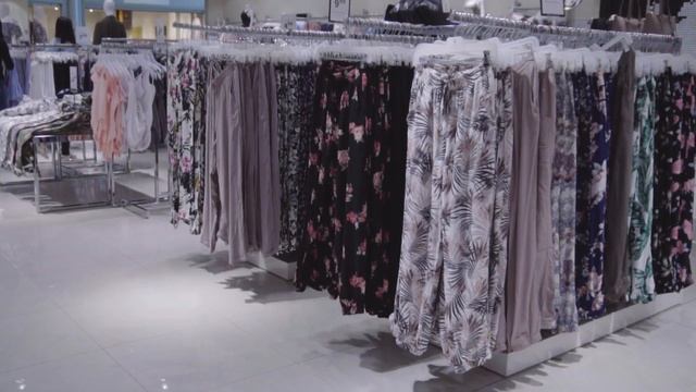 Наряды для вечеринок в Domina Shopping смотреть онлайн