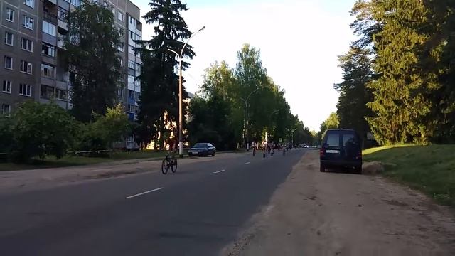 В Полоцке организовали Велофест! Доча приветствует песнями возвращающихся с велефеста :) ! смотреть онлайн