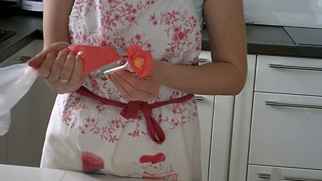 кремовый вьюнок, мальва. насадка прямая роза 2 см. смотреть онлайн