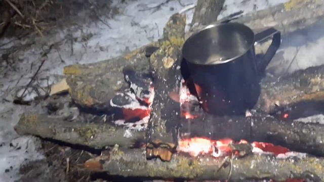 Кипячу воду на костре для чая 😉 ПВД.Зима смотреть онлайн