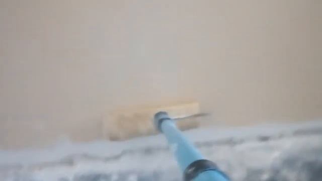 Окрашивание стен в местах общего пользования, глазами валика на палке смотреть онлайн