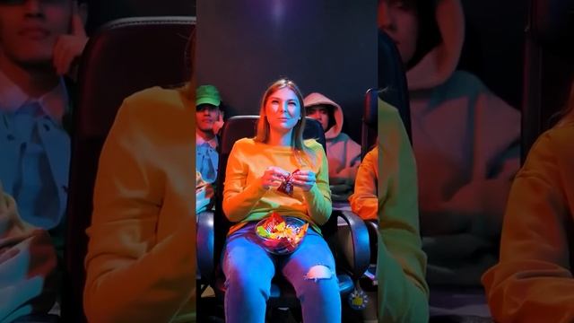 БЕДНЫЕ И БОГАТЫЕ || УДИВИТЕЛЬНЫЕ ПОДЕЛКИ, КОТОРЫЕ ПОМОГУТ СЭКОНОМИТЬ ВАМ ДЕНЬГИ смотреть онлайн