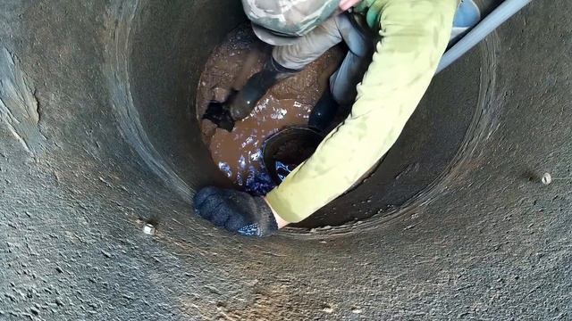 ПОДЗЕМНАЯ РЕКА В КОЛОДЦЕ СМОТРЕТЬ ВСЕМ КТО ХОЧЕТ МНОГО ВОДЫ смотреть онлайн