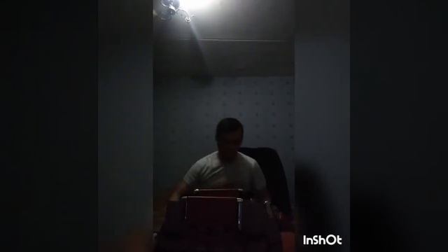 когда ищешь в женской сумочке зарядку смотреть онлайн