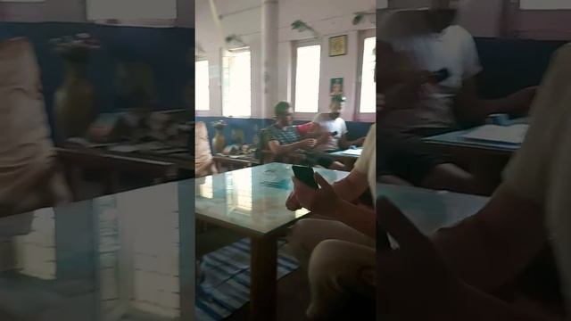 Русские в Ришикеше. Тхали. Массаж. Жизнь смотреть онлайн