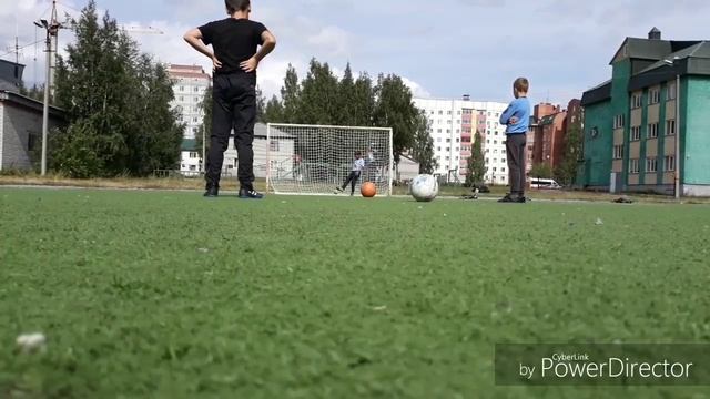 ФУТБОЛ МАЛЕНЬКИМ МЯЧОМ ТЕЛСТАР С РАЗНЫХ ТОЧЕК ПЕНАЛЬТИ СРЕДНЯЯ ТОЧКА ЛАНГШОТ смотреть онлайн