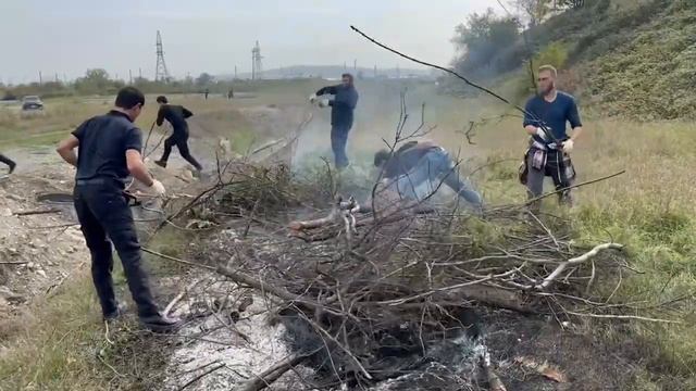 Во всех районах Грозного проходят масштабные субботники смотреть онлайн