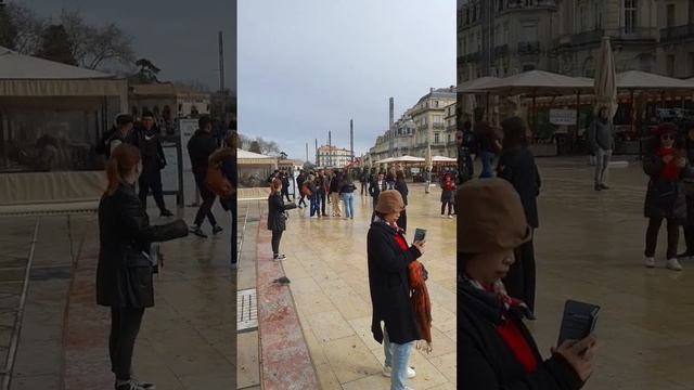 Гуляю по центру #франция #Монпелье смотреть онлайн