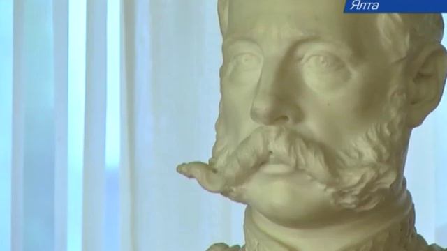 Французский актер Сами Насери в Крыму смотреть онлайн
