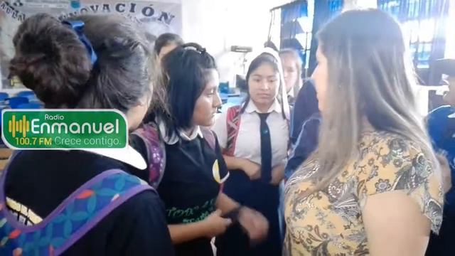 CONGRESISTA YENNY VILCATOMA VISITA COLEGIO MGP HUAYCAN смотреть онлайн