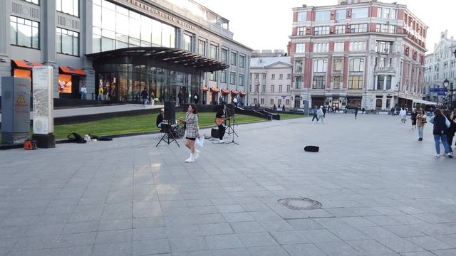 ★ 4K - Рокерское настроение возле ЦУМа / Rocker mood near TSUM. Moscow смотреть онлайн