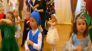 Новогодний парный танец "Новый год" (старшая группа) детский сад 15 "Светлячок" Коломна