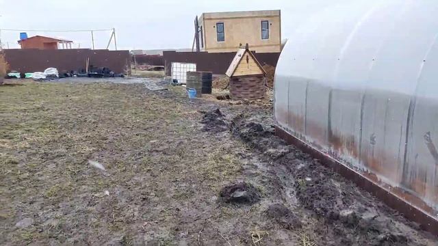 Утепление теплицы из поликарбоната. Обогрев грядок. смотреть онлайн