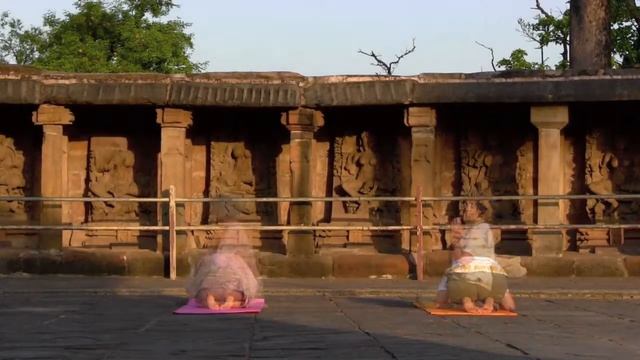 Sound Meditation (Bells) & Yoga at the Yogini Temple смотреть онлайн