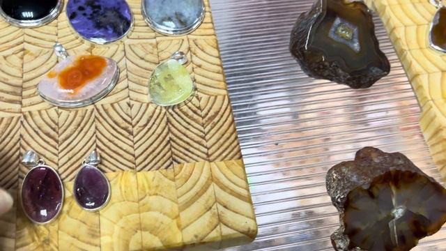 Кулоны на любой вкус. Часть 2 смотреть онлайн