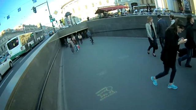 Экстремальная езда по Невскому на велосипедах 2 // Extreme riding on Nevsky Prospekt on bikes 2 смотреть онлайн