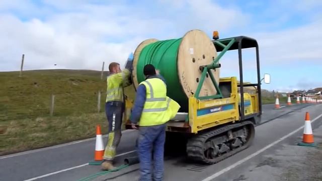 Как работает небольшой траншеекопатель Ditch Witch