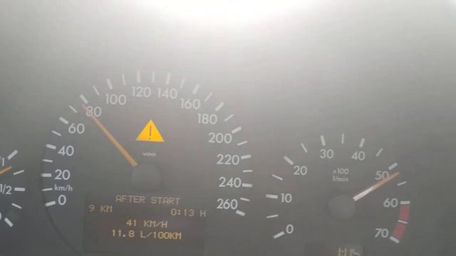 Mercedes E 200 Kompressor '01 - Acceleration смотреть онлайн
