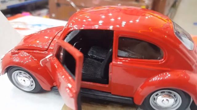 Volkswagen Beetle Die-cast Model car смотреть онлайн