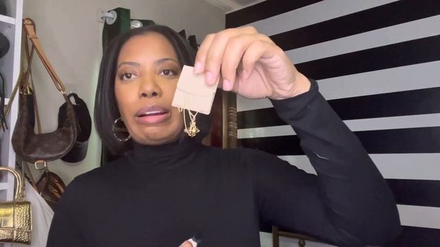 Real or Fake: Vivienne Westwood Necklace смотреть онлайн