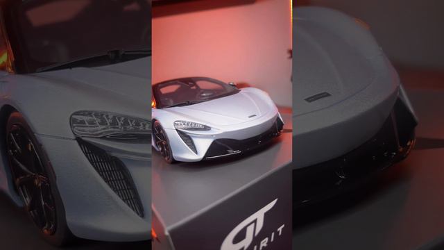 McLaren Artura 1/18 model car by GT Spirit (GT873) смотреть онлайн